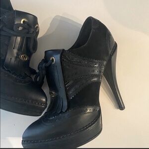 Black Gucci heels, beautiful.